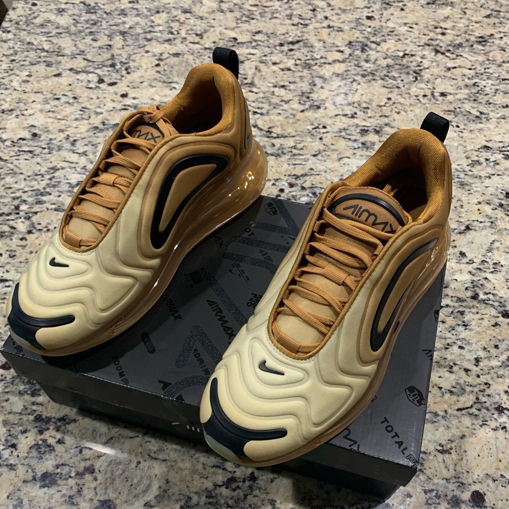 ‼️SOLD‼️⭐️⭐️⭐️NIB NIKE AIRMAX 720
